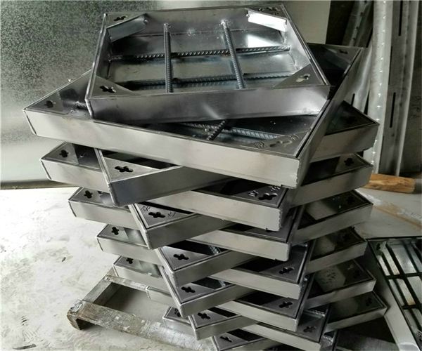 不銹鋼窨井蓋——城市建設(shè)的隱形守護(hù)者