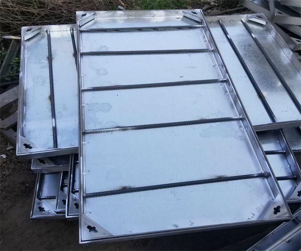 不銹鋼井蓋定做廠家電話少？價格如何？