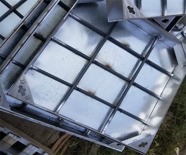 304隱形不銹鋼井蓋：現(xiàn)代城市美學(xué)與功能性的結(jié)合