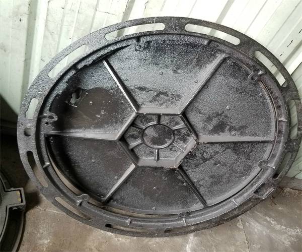 球墨鑄鐵井蓋防 球墨鑄鐵井蓋防墜網(wǎng)安裝