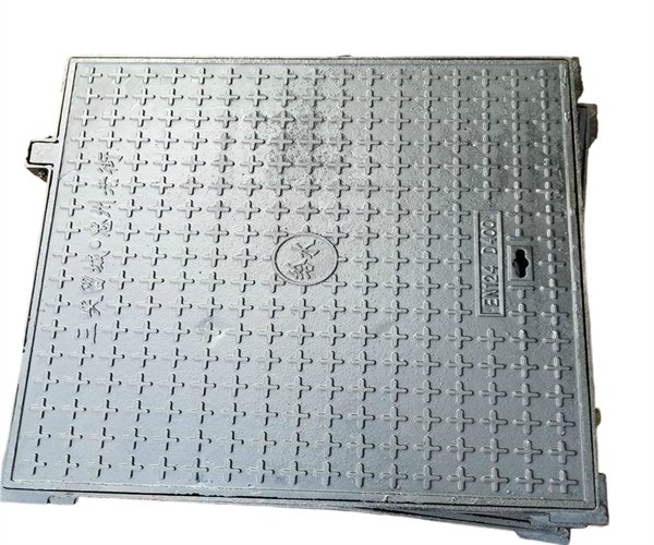 井蓋為啥放在馬路中間 馬路上小的井蓋是干嘛用的