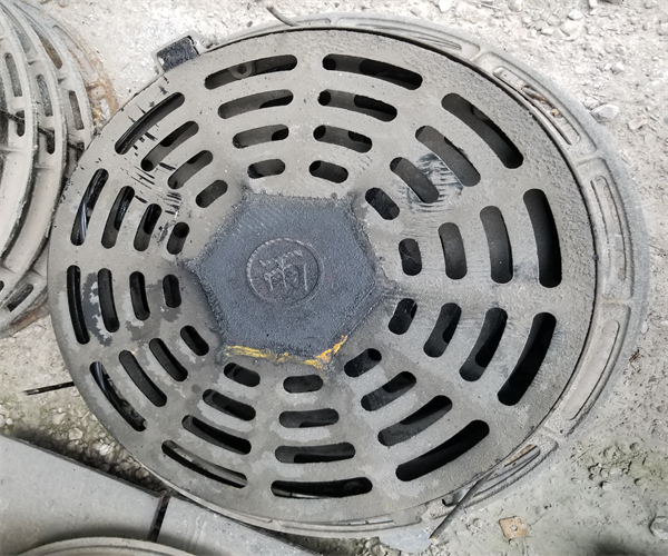 球墨鑄鐵井蓋600＊700 球墨鑄鐵井蓋廠家及電話