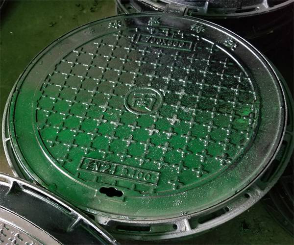 附近水泥溝蓋板圖片 水泥地溝蓋板圖片