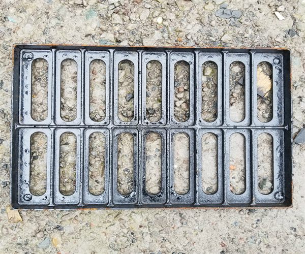 球墨鑄鐵水溝蓋板加底座：現代城市基礎設施的關鍵元素