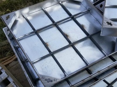 正規(guī)的液壓井蓋 正規(guī)的液壓井蓋圖片