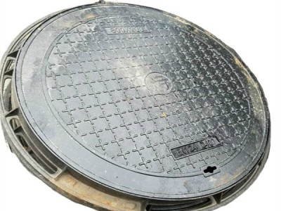 球墨鑄鐵井蓋d700承載少噸重物