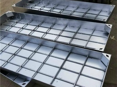 開車把井蓋壓壞了誰賠 開車壓壞井蓋算逃逸嗎