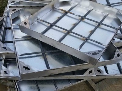 不銹鋼井蓋廠(chǎng)家：為城市基礎(chǔ)設(shè)施保駕護(hù)航