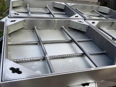 下沉式綠地井蓋 下沉式井蓋圖片