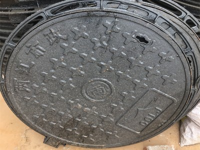 球墨鑄鐵井蓋防 球墨鑄鐵井蓋防墜網(wǎng)安裝